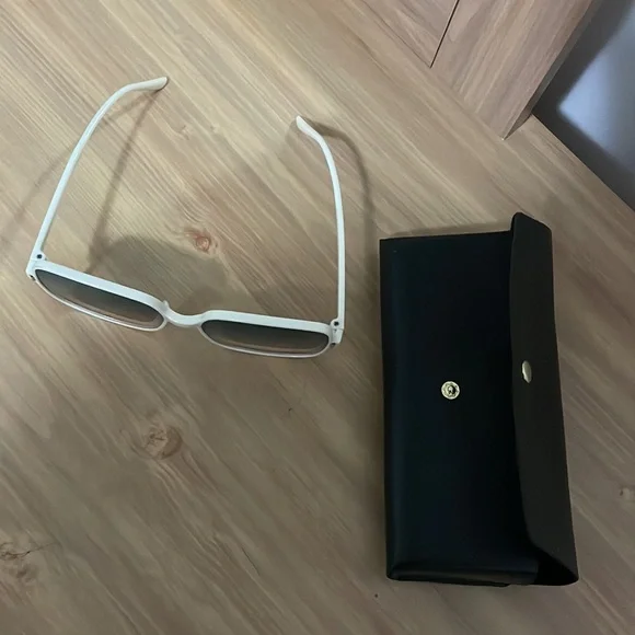 Beautiful OMBRÉ Sunglasses - Picture 6 of 8